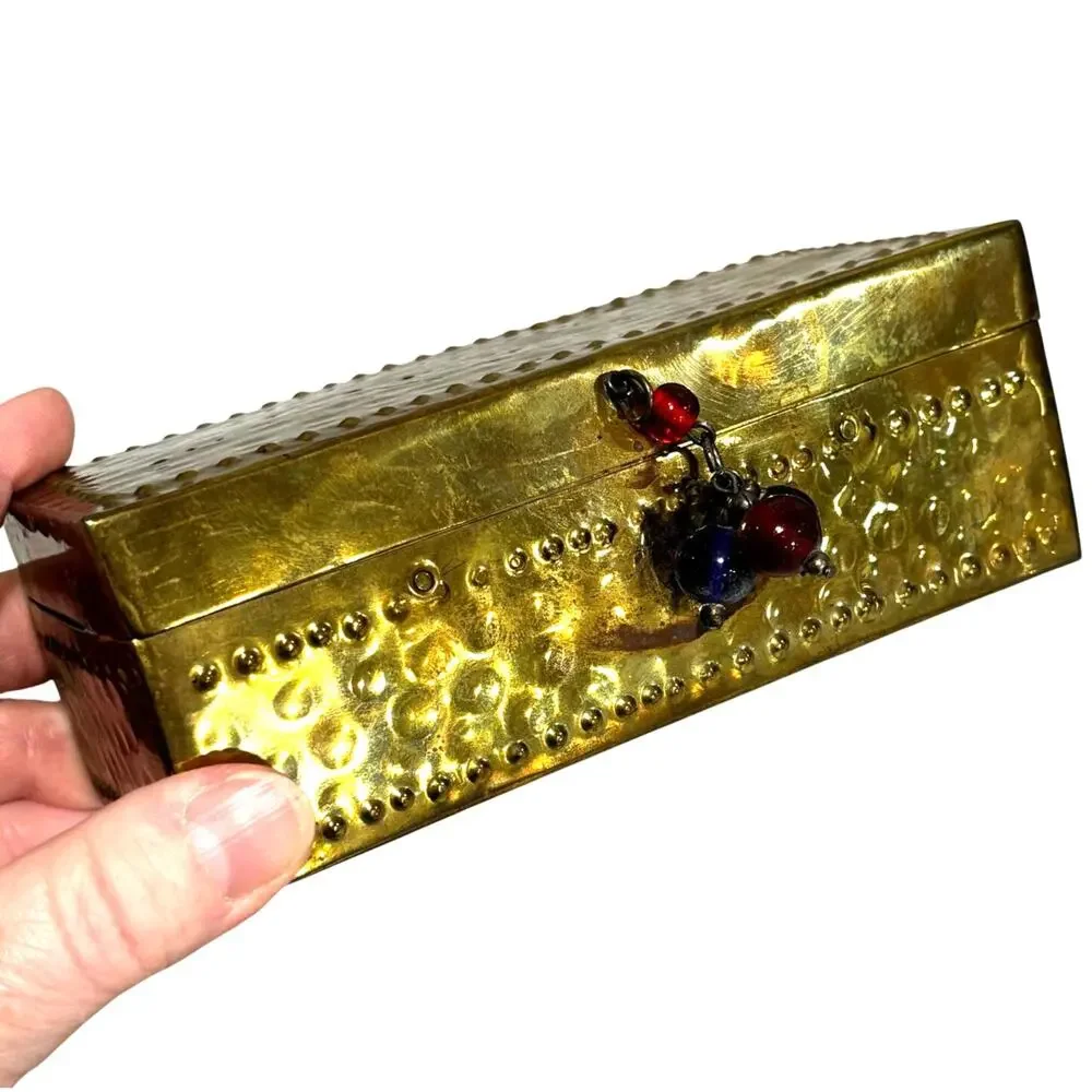 Vintage Brass napkin rings holders in hinged lid storage box gem tone beads